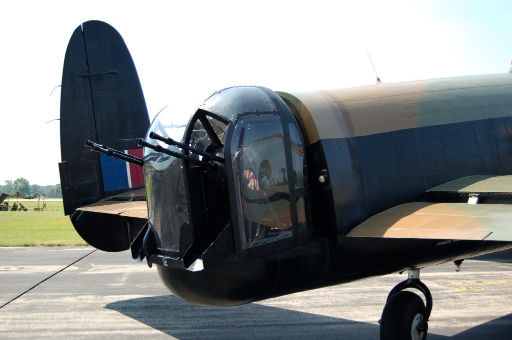 Avro Lancaster.Суровый черный британец. - Вторая мировая война, Англия, Бомбардировщик, Авро Ланкастер, Длиннопост