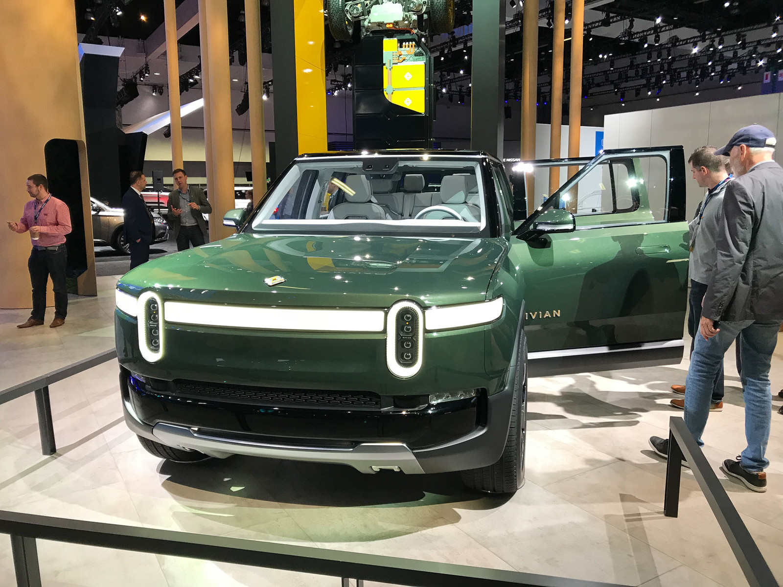 The new Tesla killer: this time everything is serious - Rivian, , , Electric car, Video, Longpost