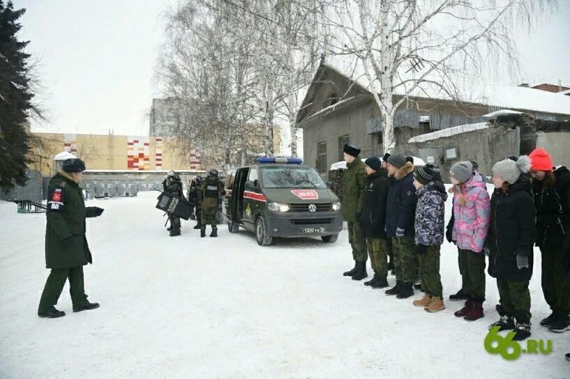 Yekaterinburg Yunarmiya members were shown how to disperse rallies. - My, Yunarmiya, Rally, Longpost, Yekaterinburg