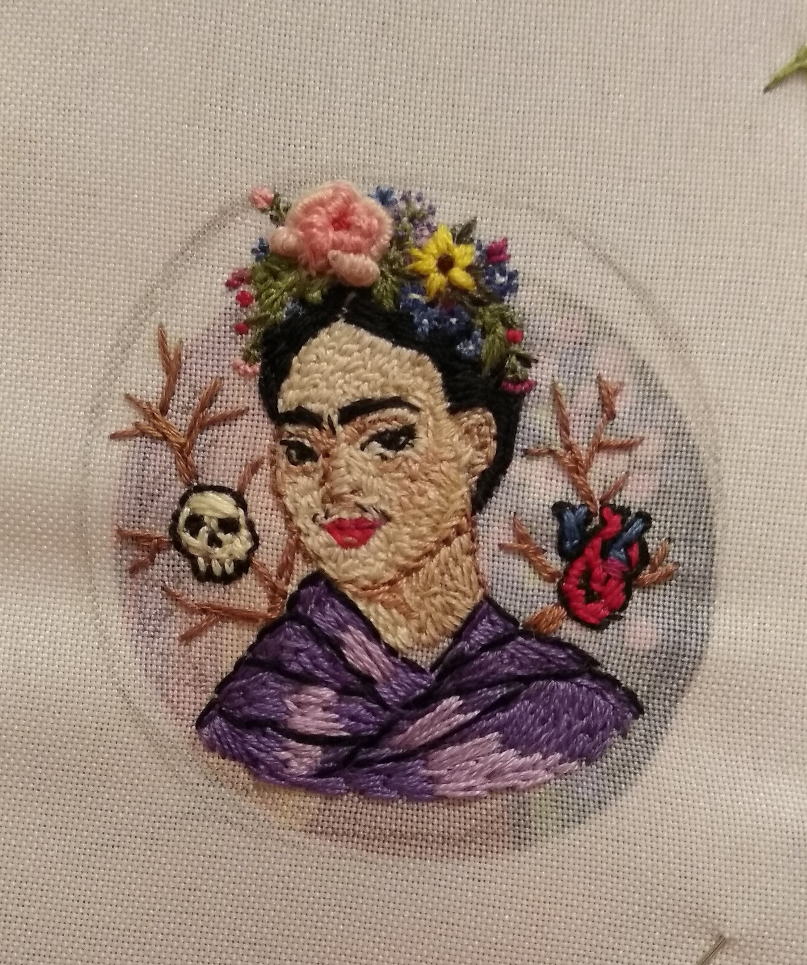 My first stitch brooch. - My, Needlework with process, Embroidery, Satin stitch embroidery, Brooch, Frida Kahlo, Needlework, Longpost