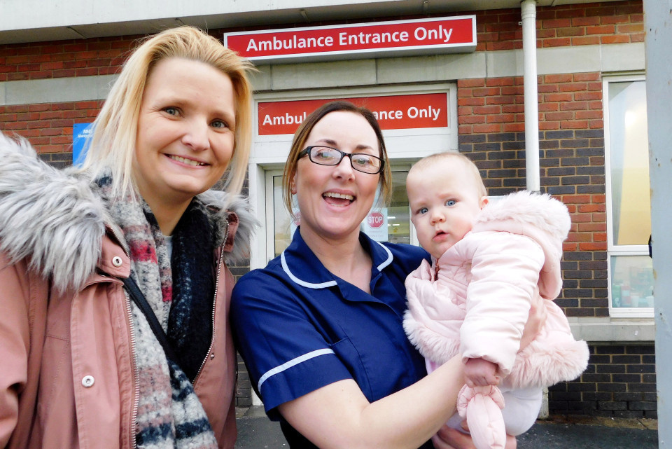 When Kinder is really a surprise. The girl came out of a coma and found out that she had become a mother - England, Children, Pregnancy