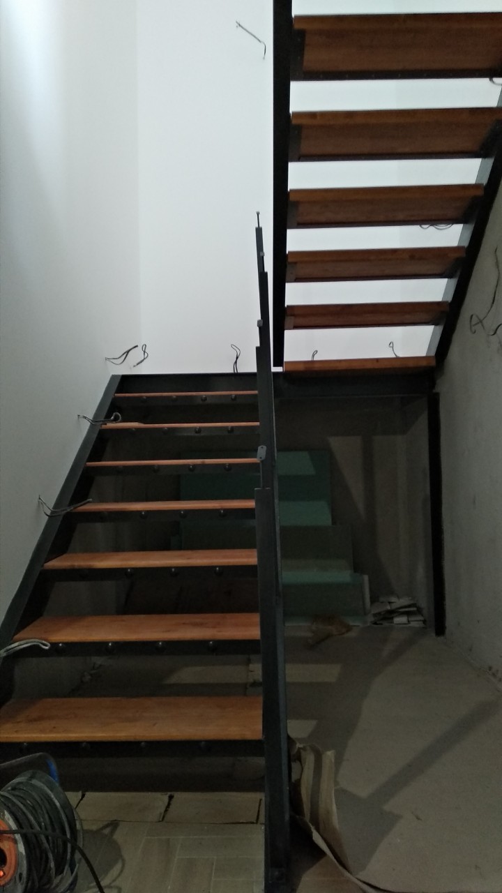 Loft-style staircase with cable railing. Channel frame. Looks very great!! - My, Stairs, Loft, , First floor, Repair, Longpost