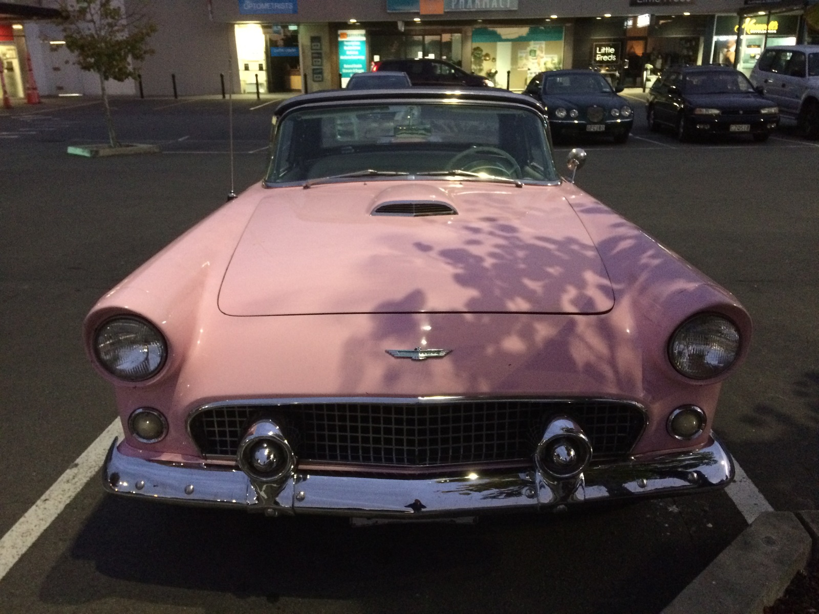 A delightful 1955 Ford Thunderbird. Had Dial-o-Matic electric seats that went backwards when the ignition was off, making getting in and out easier. - My, Ford Thunderbird, Automotive classic, American auto industry, Longpost