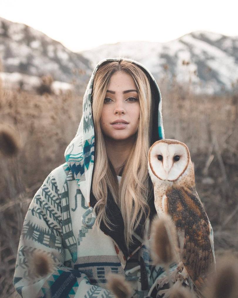 Two beauties - Girls, Owl, The photo