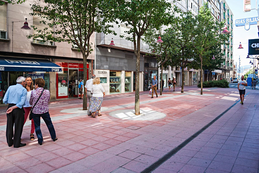 How one Spanish city freed the center from cars - Russia, Spain, Auto, A pedestrian, Road, Sidewalk, Town, Longpost, Urbanism, Video