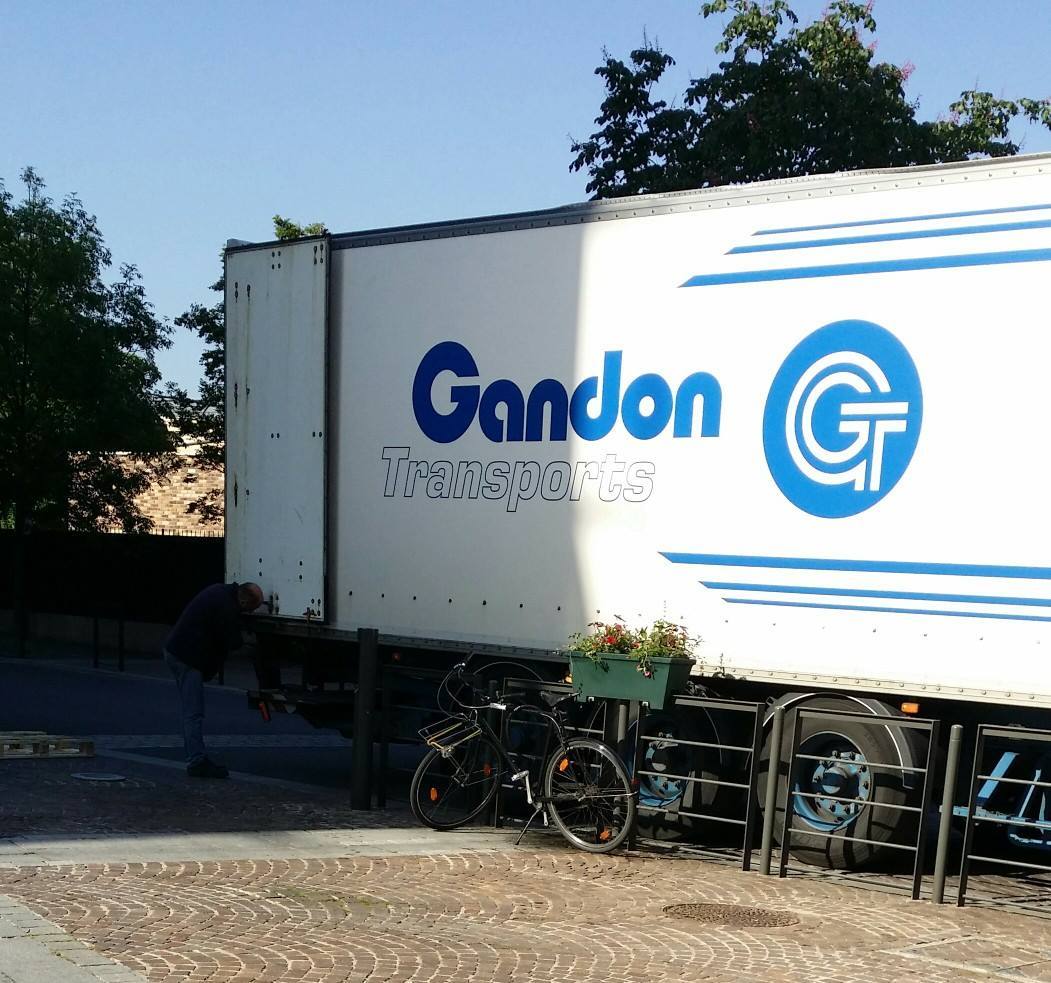 France перевод. Gandon Logistics. Gandon transport. Логистическая фирма Gandon. Французская компания Gandon.