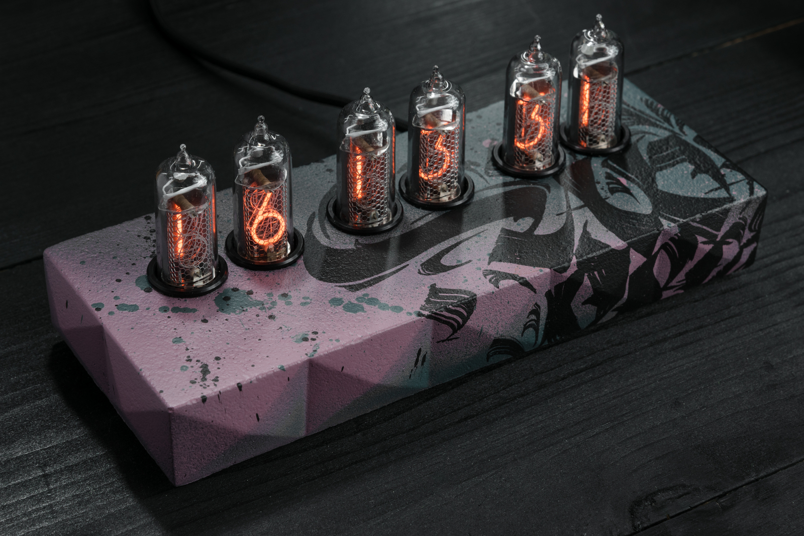 Street culture in a tube clock! - My, Lamp clock, Nixie clock, Clock, Lamp character, Street painting, Calligraphy, Graffiti, Stone painting, Longpost