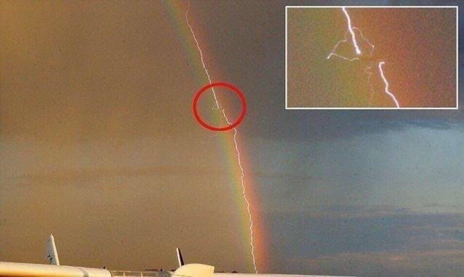 Lightning struck the plane in the rainbow - Lightning, Rainbow, Combo