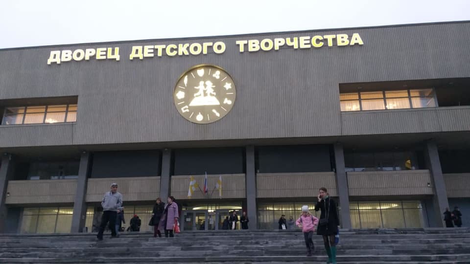 Replacement of a stained-glass window on the building of the Stavropol Palace of Children's Creativity final result with illumination - My, Activists, Architecture, Art, Stained glass, Urban environment