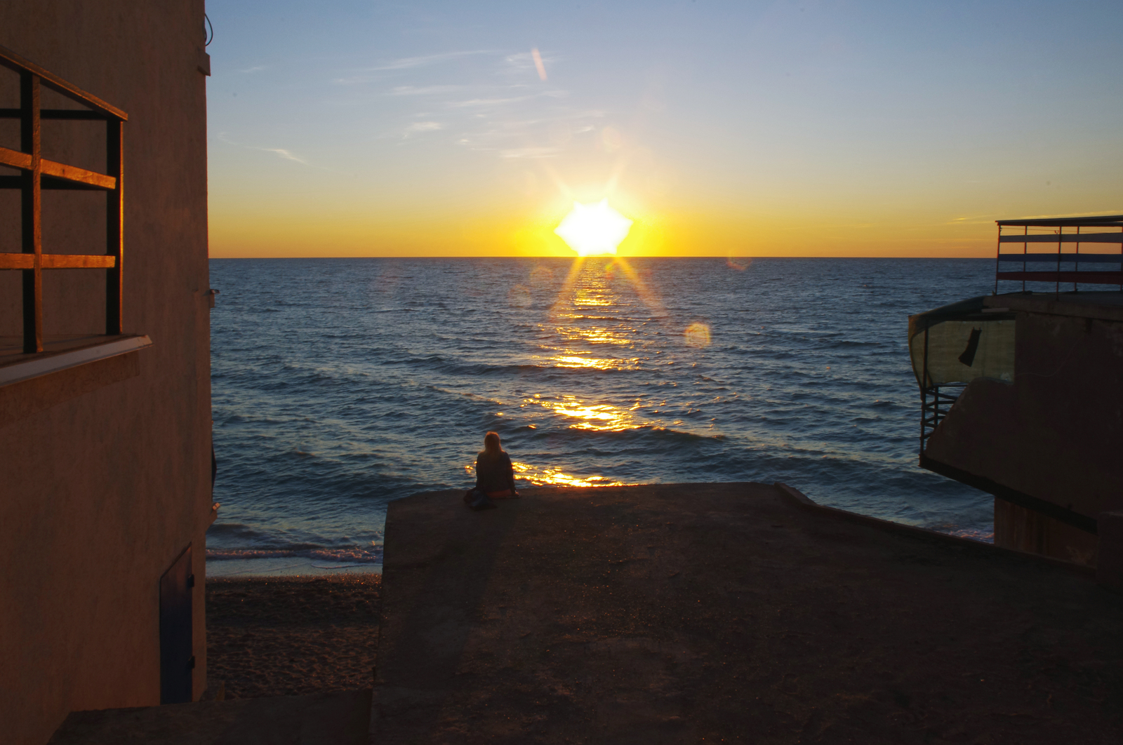 Evening in Kacha. - My, Crimea, Favelas, Kacha, The photo, Its own atmosphere, Sea, Sunset, Samostroy, Longpost