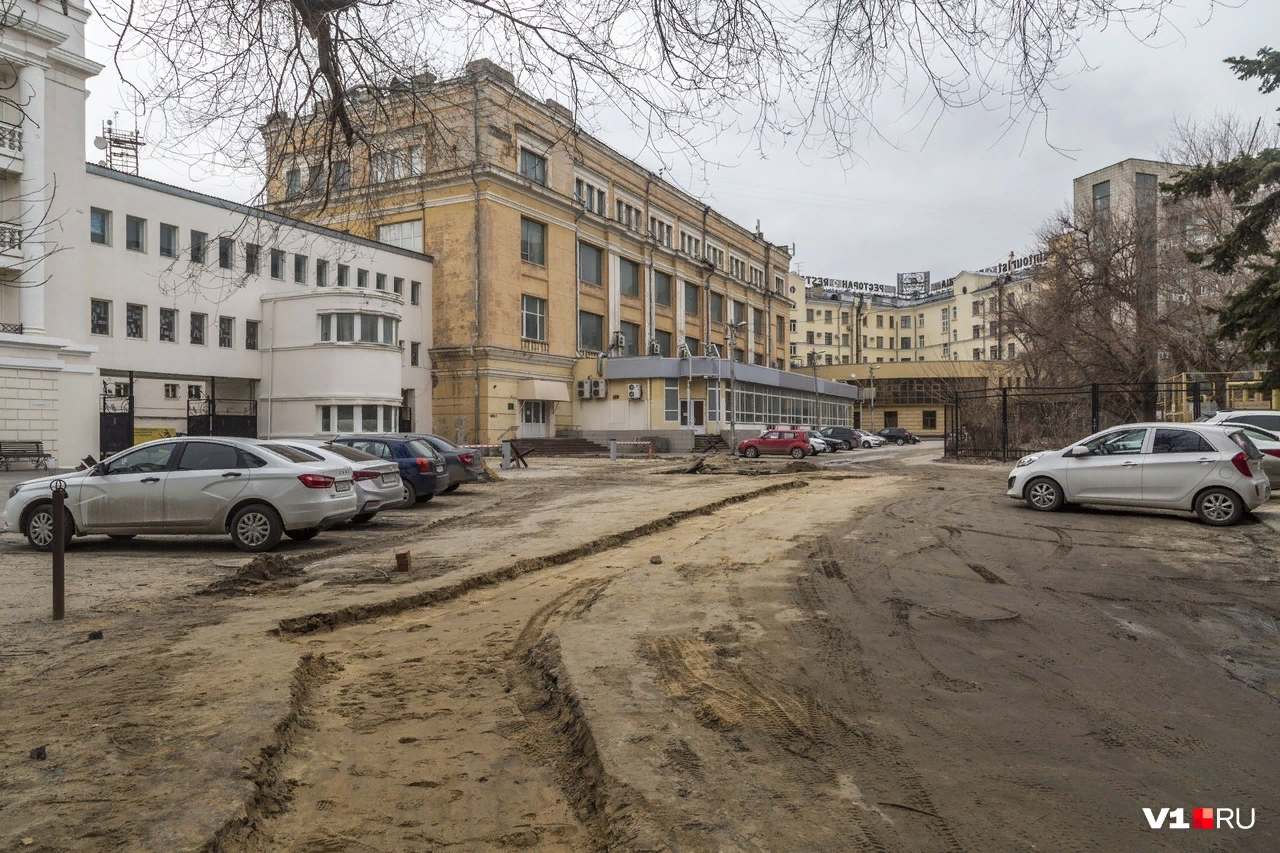 When utilities played reenactors - Volgograd, Housing and communal services, Pit, The photo, Successful angle, Longpost