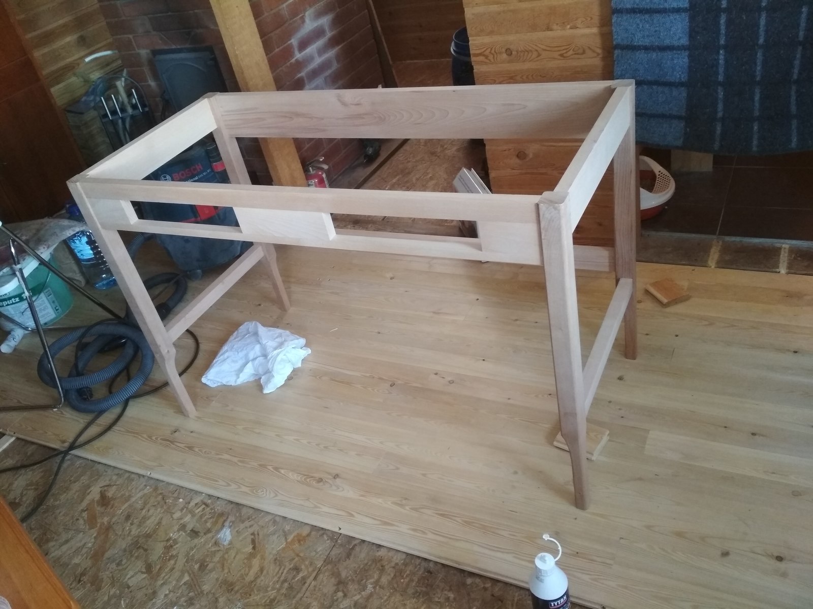 How I made a table that does not swing on a crooked floor. Part 1. - My, Wood products, With your own hands, Table, Carpenter, Longpost, , Beech, Video, Needlework with process