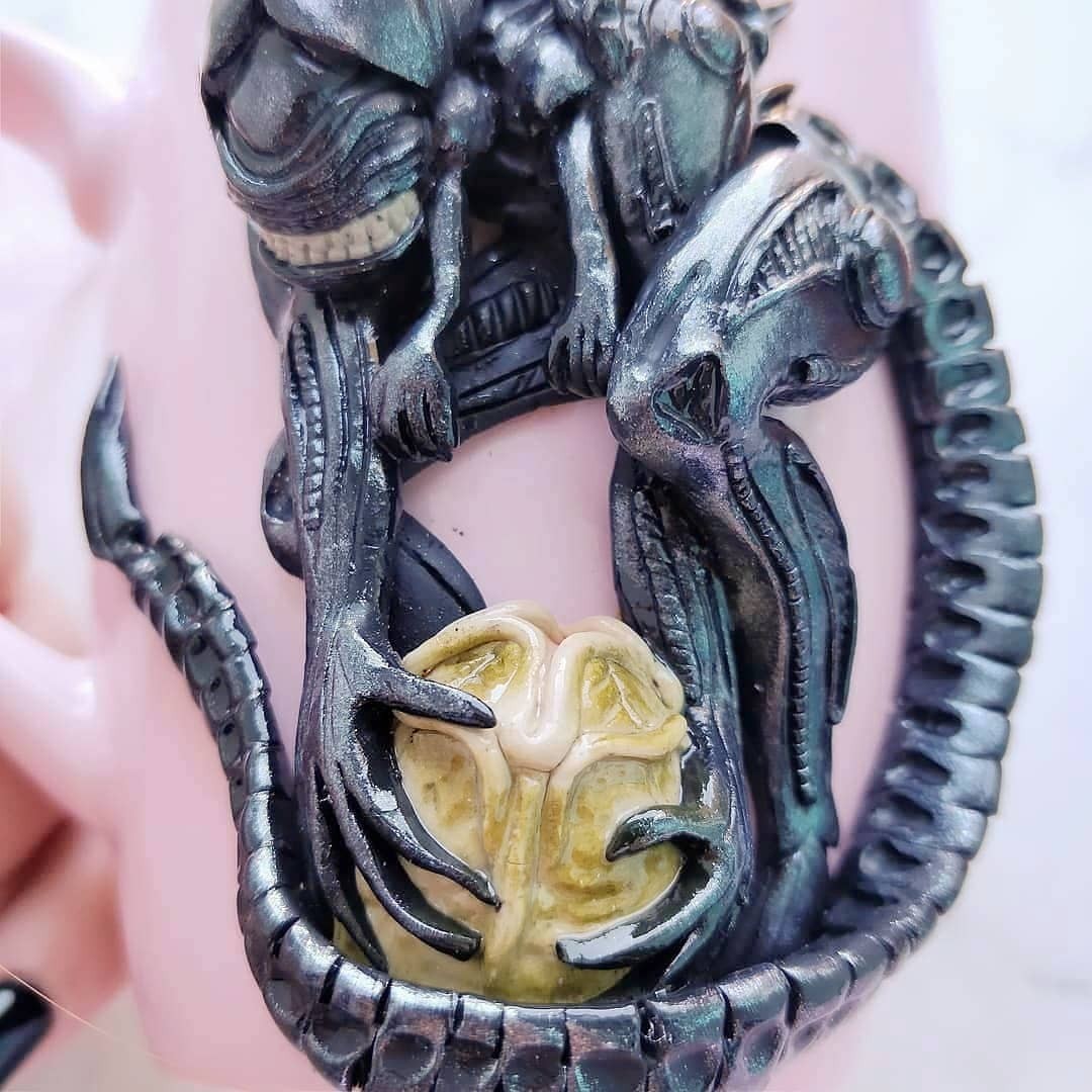 xenomorph queen) - My, Handmade, Mug with decor, Polymer clay, Xenomorph, The queen of strangers, Alien movie, Longpost