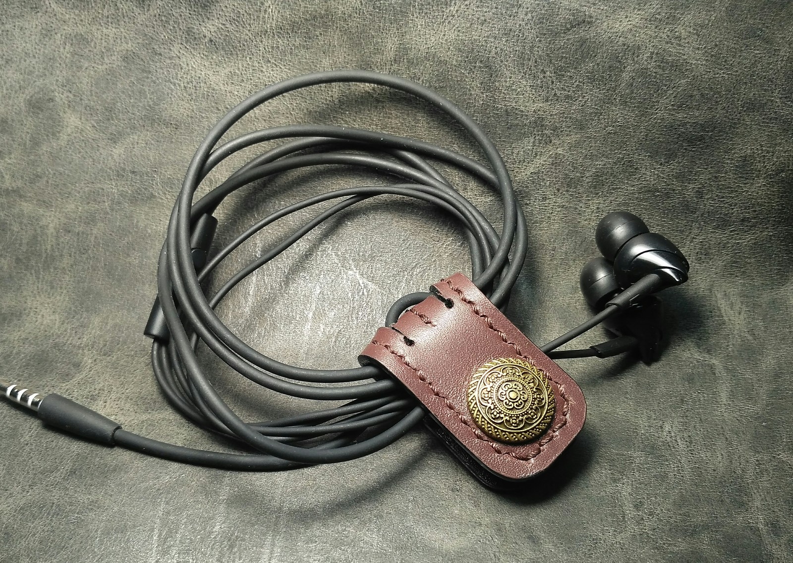 Headphone clip - My, Needlework without process, Natural leather, Longpost