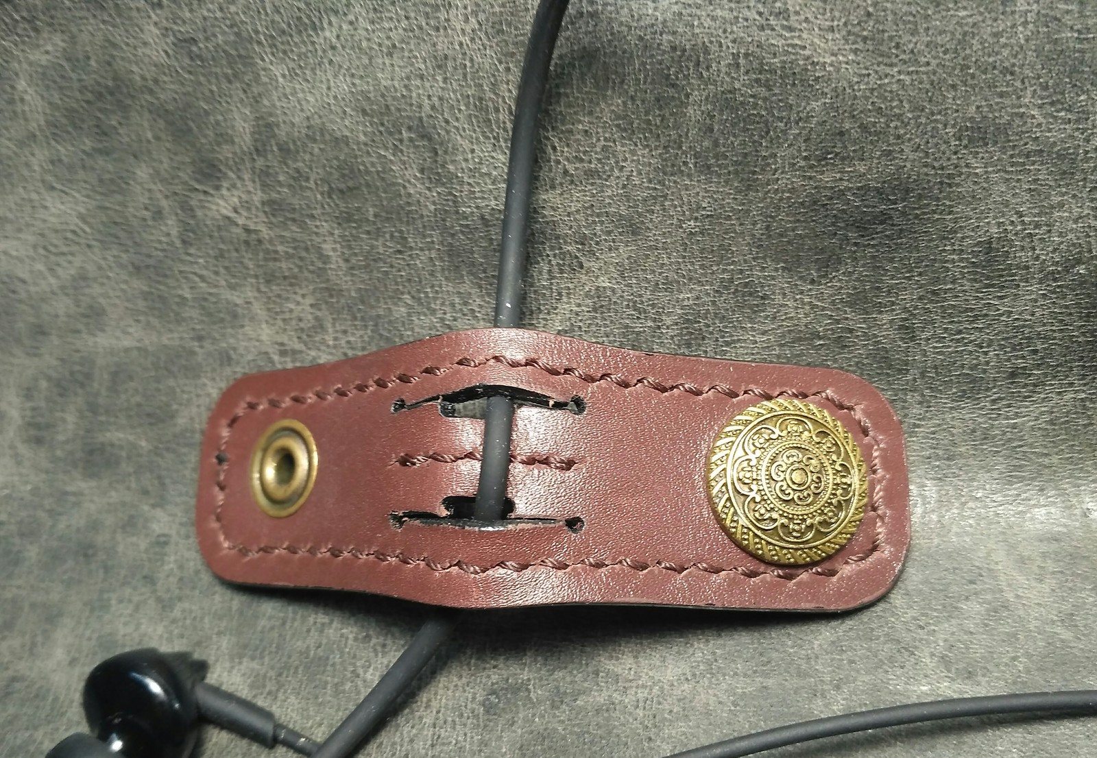 Headphone clip - My, Needlework without process, Natural leather, Longpost