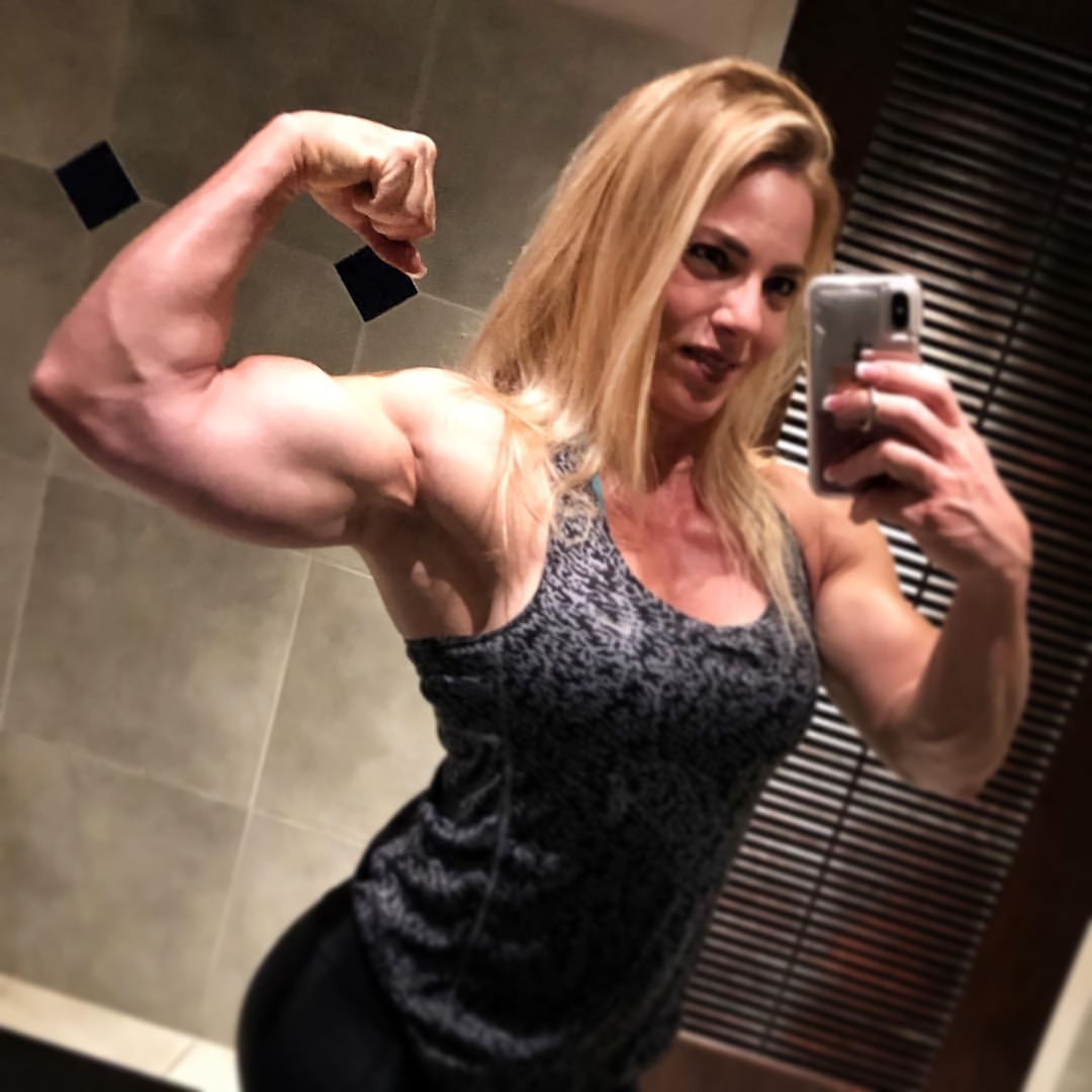 Dana Shemesh  (@dana.shemesh.ifbb.pro) - Dana Shemesh, Крепкая девушка, MILF, Сну-Сну, Бодибилдеры, Девушки, Бодибилдинг, Гифка, Длиннопост