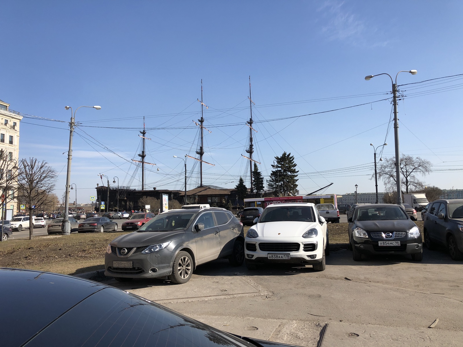 Beware of nails in the parking lot in the center of St. Petersburg! - My, Tire service, Saint Petersburg, Attentiveness, Spit of Vasilyevsky Island, Longpost