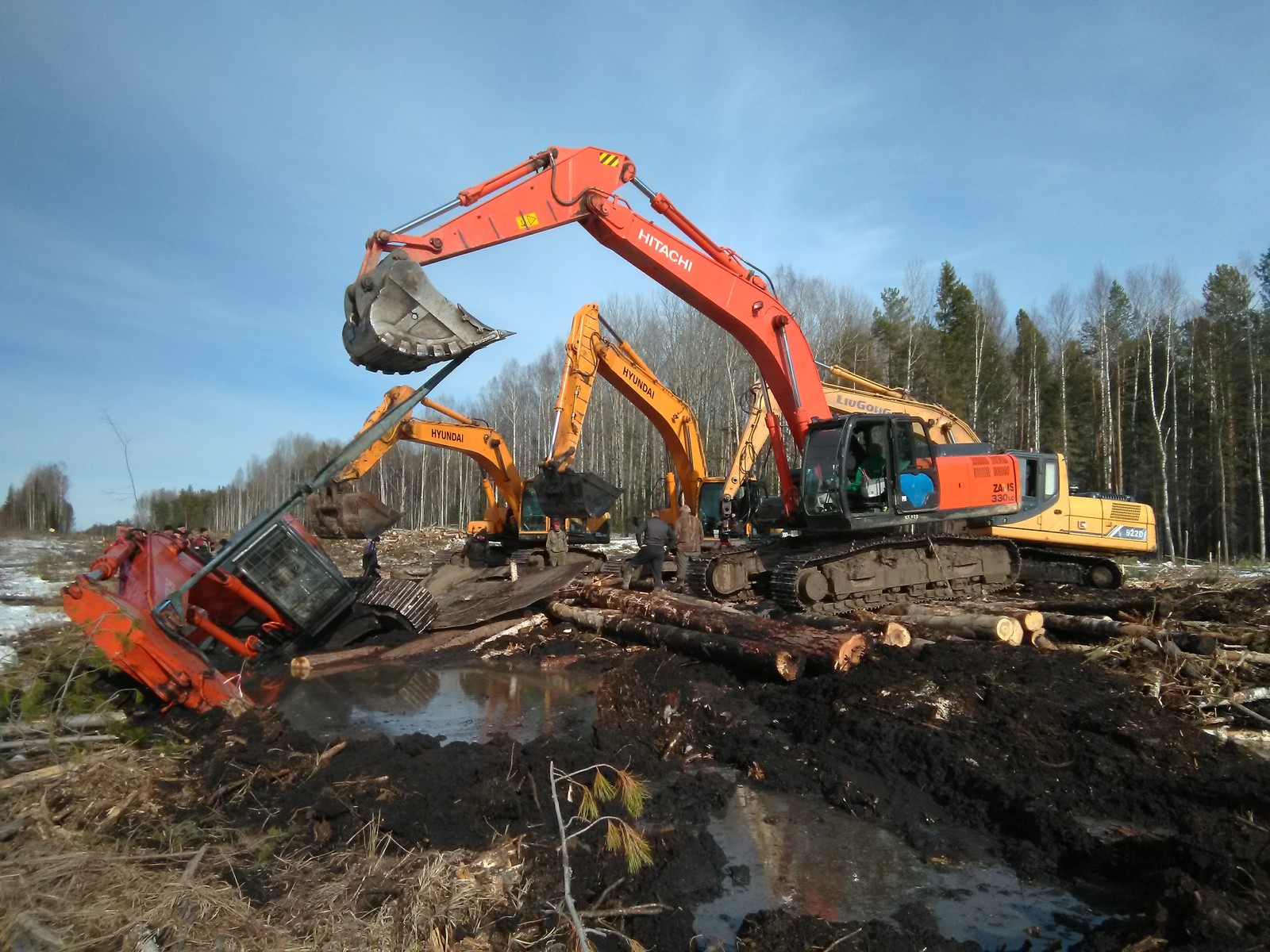 Oh, it's hard work... - My, Excavator, The rescue, Swamp, Longpost