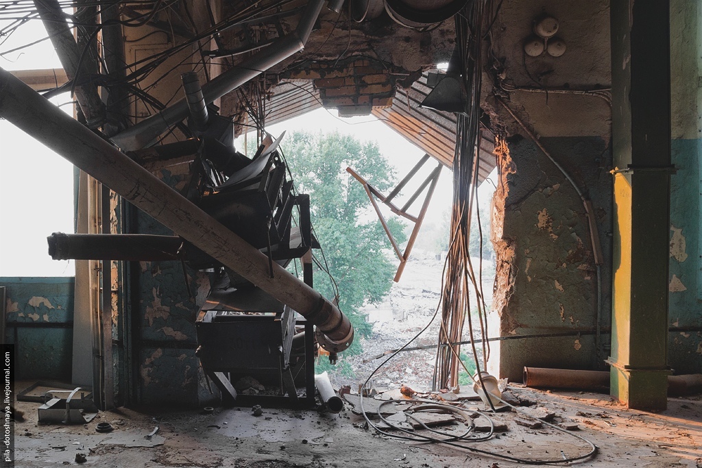 Very beautiful abandoned flour mill opposite Moscow City - Abandoned factory, Requiem for the plant, Back to USSR, , Moscow City, Moscow, Longpost