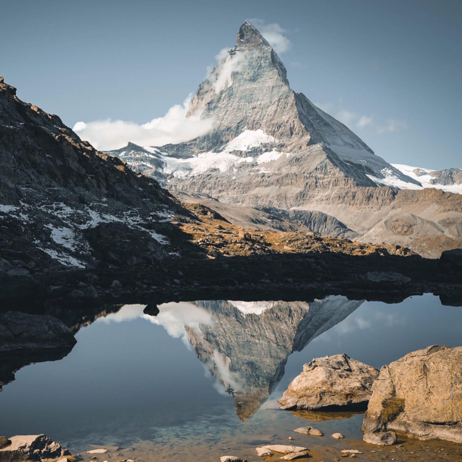 Горе известная. Matterhorn гора в Швейцарии. Вершина в Швейцарии Маттерхорн. Маттерхорн. Швейцария, Италия. Швейцария гора Маттерхорн HD.