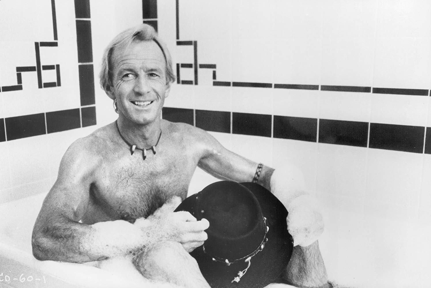 Photos from the filming and interesting facts for the film Crocodile Dundee 1986. - Crocodile Dundee, Photos from filming, Paul Hogan, Linda Kozlowski, Celebrities, VHS, 80-е, GIF, Longpost