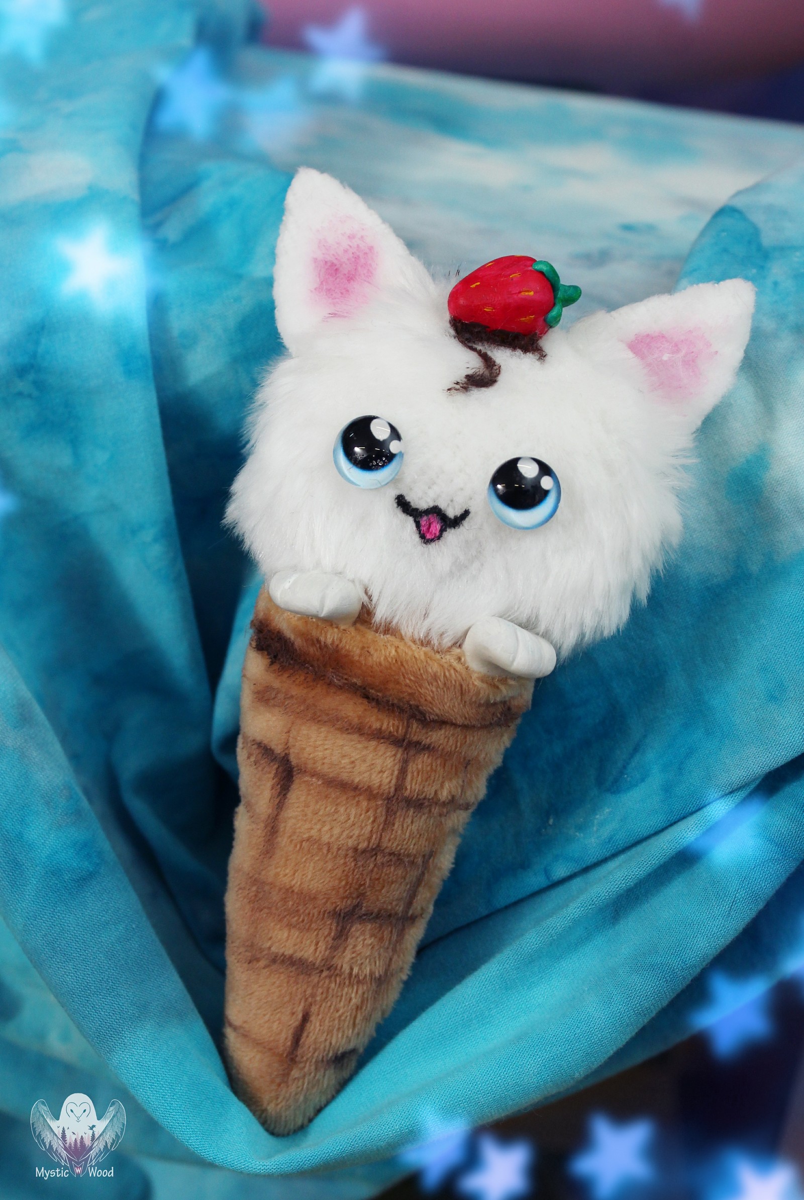 Коты мороженщик. Котик мороженое. Коты и мороженое. Котик мороженка. Котенок мороженое.