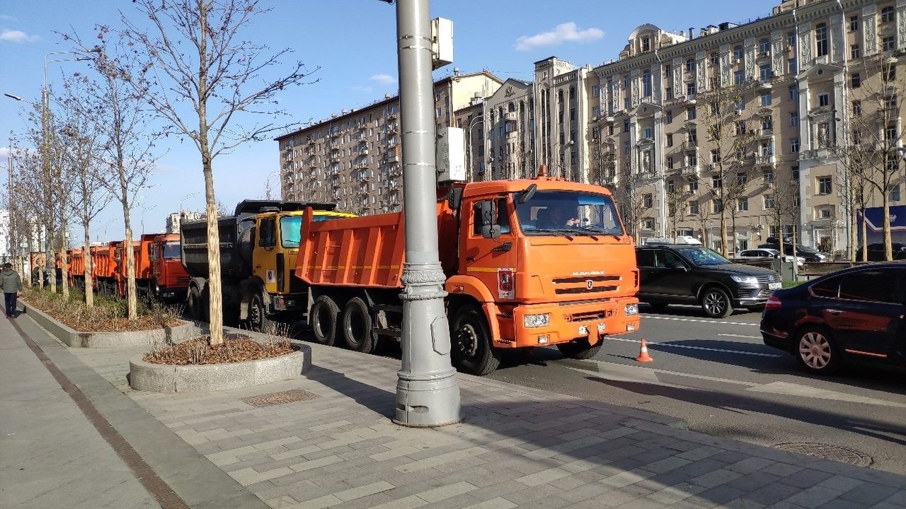 The rednecks of the room are hanging! - Parking, Liksutov, Sergei Sobyanin, Shaggy, intimidated, Redneck, 