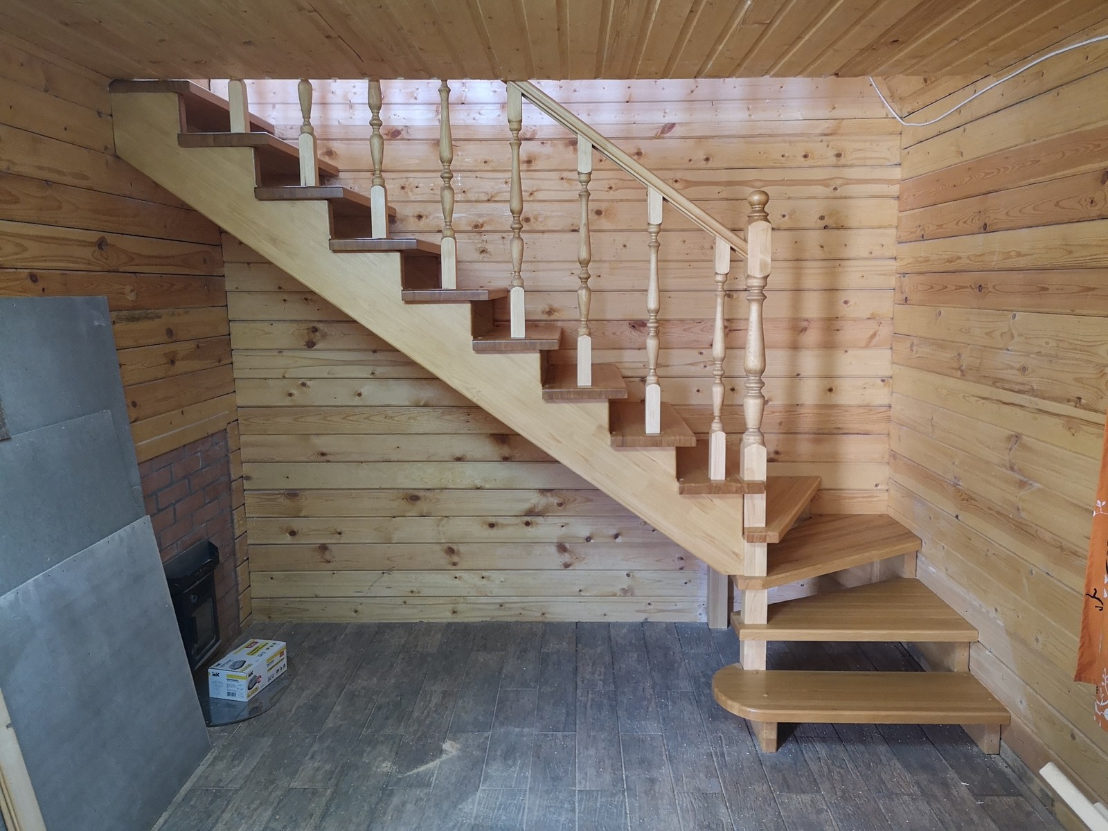 Lacquered staircase at a dacha in Tver #lesenka040 - My, Stairs, Building, Repair, Dacha