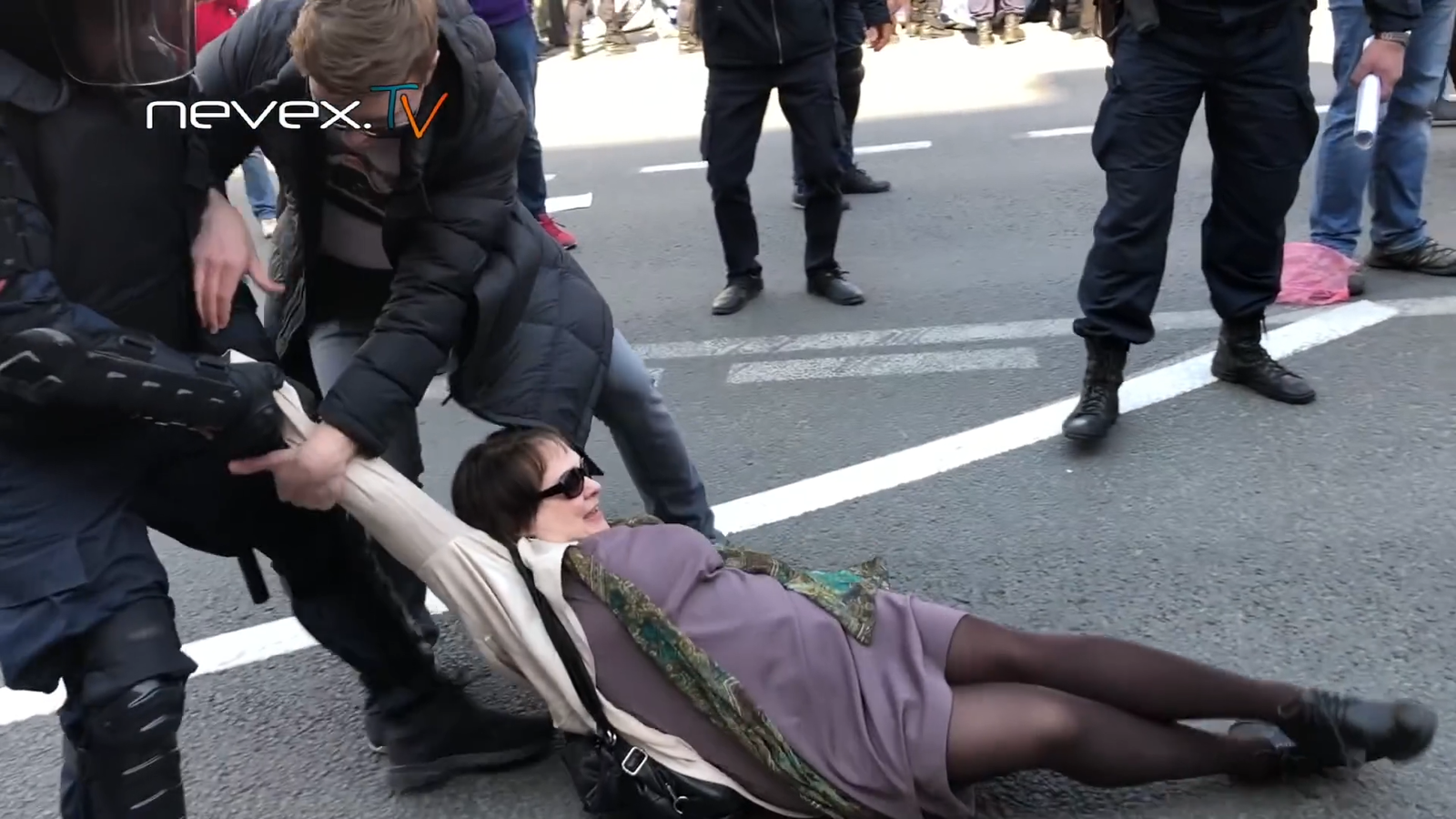 The guy stood up for a woman on May Day in St. Petersburg. - Saint Petersburg, Detention, Longpost, Politics