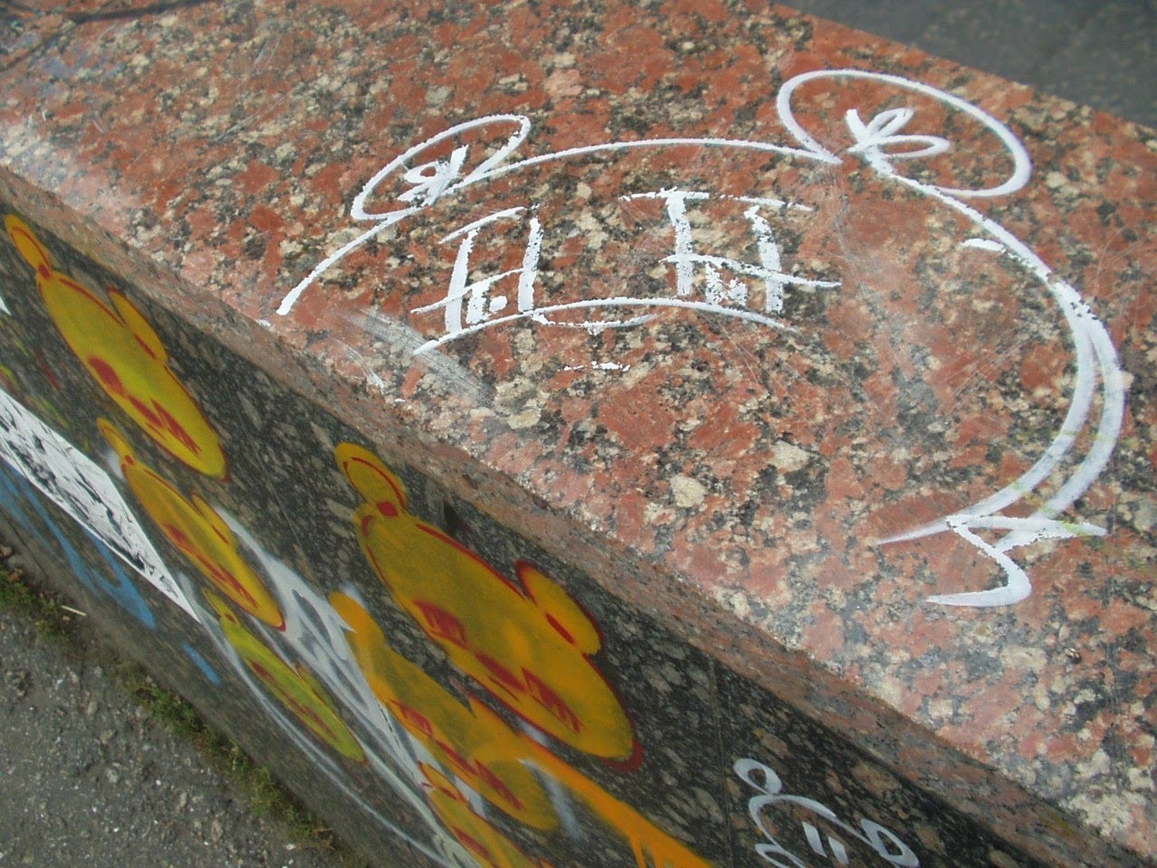 Sasha Rees - Longpost, Graffiti, Street painting