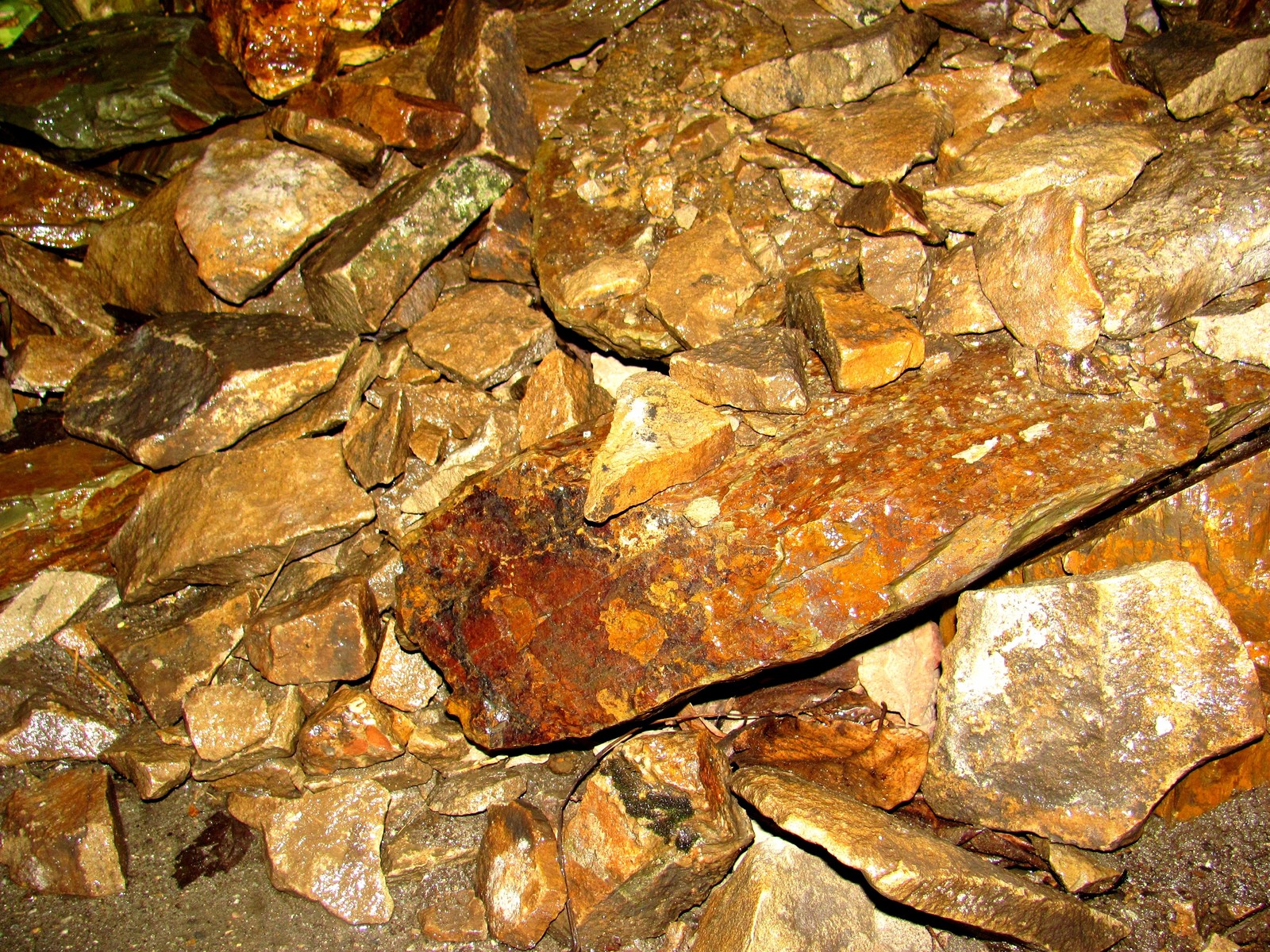 Stones in the rain - My, Natural stones, Night, Longpost