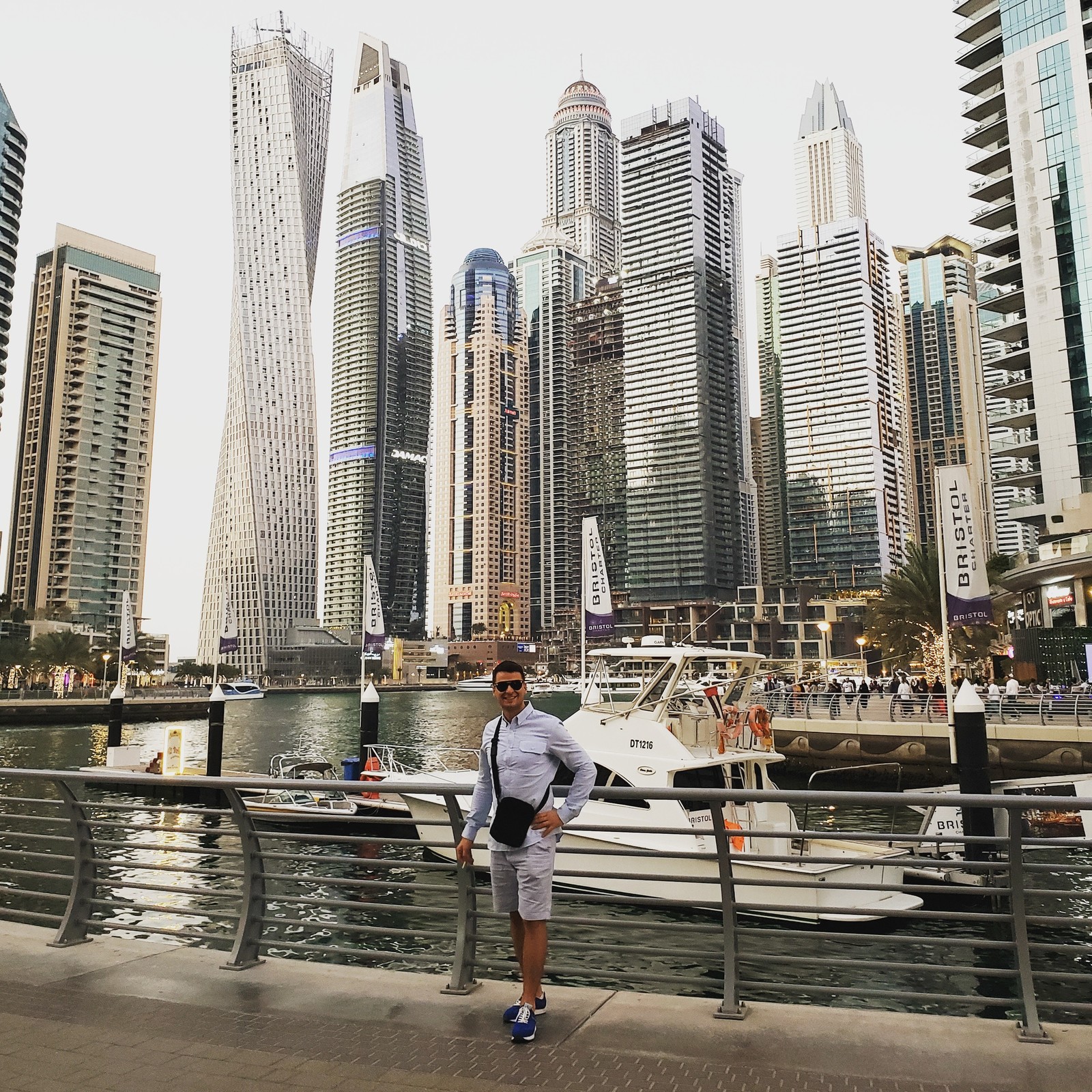 Блогер дубай. Население Дубая. Жители Дубая. Дубай численность населения. Успешный Дубай.