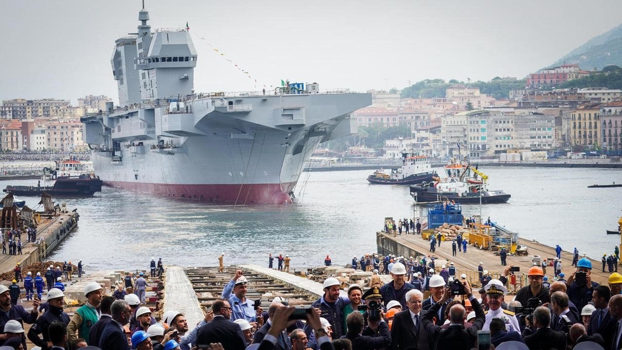 В Италии спустили на воду десантный корабль Trieste - Корабль, ВМФ, ВМС, Италия, Десантный корабль, Вертолетоносец, Видео