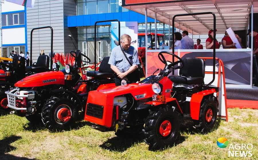 The largest grain carrier and 500-horsepower tractor - Agronews, news, Exhibition, , Republic of Belarus, Minsk, Technics, New items, Longpost