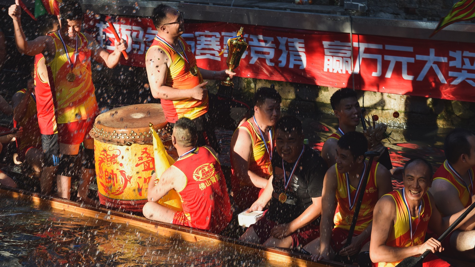 Dragon Boat Festival in China - My, China, Chinese, A boat, Competitions, The festival, The Dragon, Video, Longpost