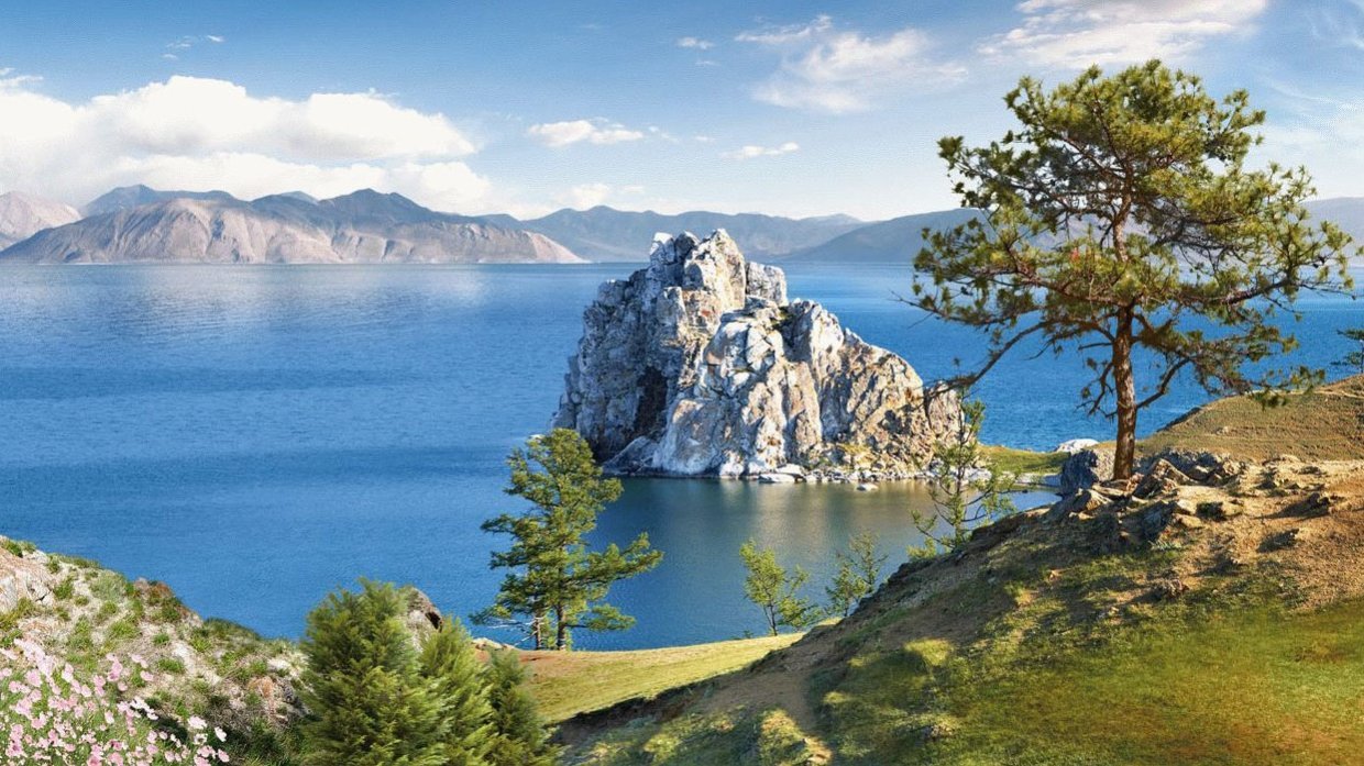 The presidential envoy for ecology, Sergei Ivanov, proposed limiting tourist trips to Lake Baikal. - Baikal, Garbage, Officials, Tourism