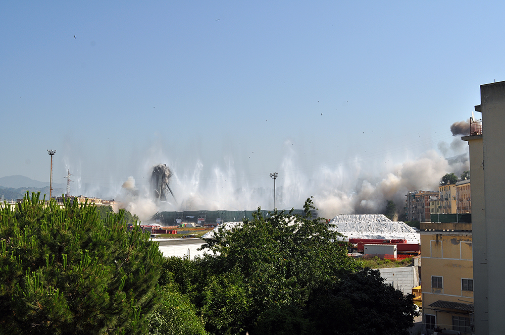 Morandi bridge explosion - My, Italy, Genoa, Explosion, Longpost, Video