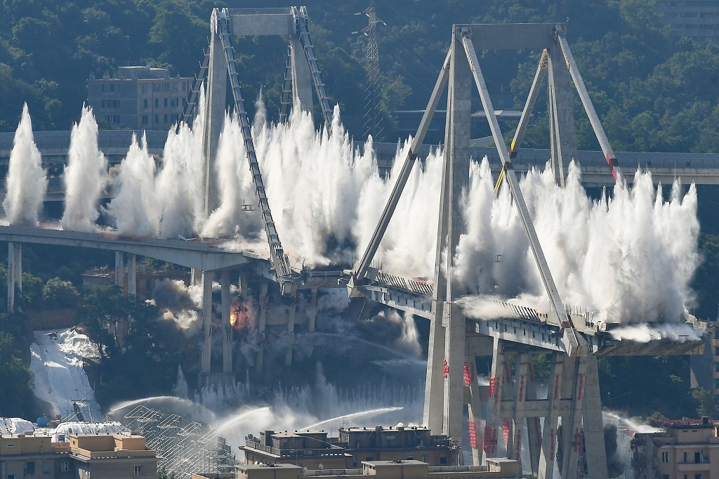 I want to know everything #303. - Want to know everything, Bridge, Italy, Genoa, Explosion, news, Video, Longpost