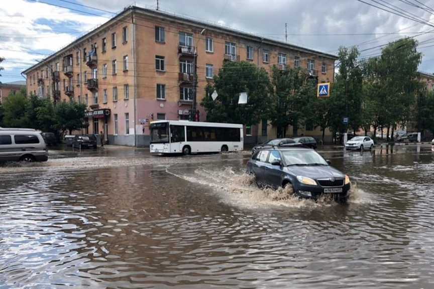 Thunderstorm and flash flood in Tver, Russia this afternoon. - Tver, Russia, Flood, Natural disaster, Longpost
