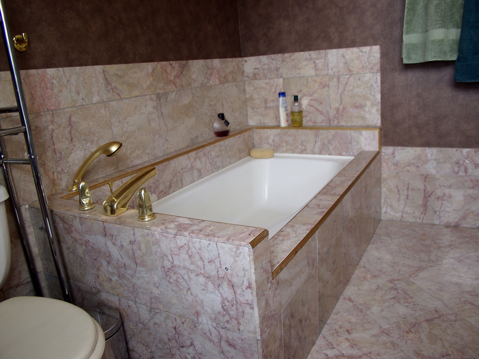 Renovation of a bathroom in a country house. - My, Repair of apartments, Cast iron bath, Building, Bathroom, Longpost