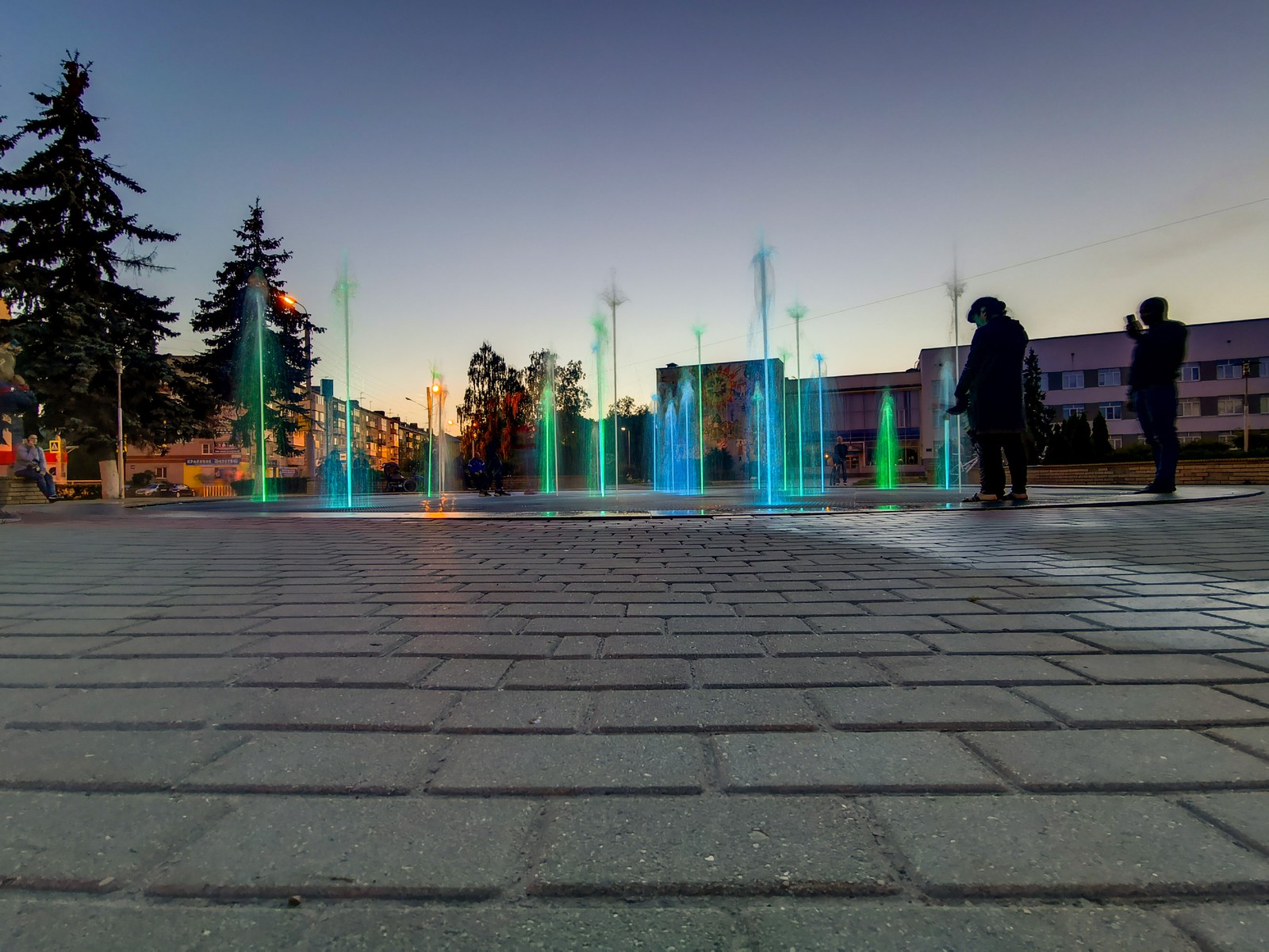 Night sketches - My, Mobile photography, Huawei mate 20, Night, Fountain, Video, A bike, Longpost, Dzerzhinsk