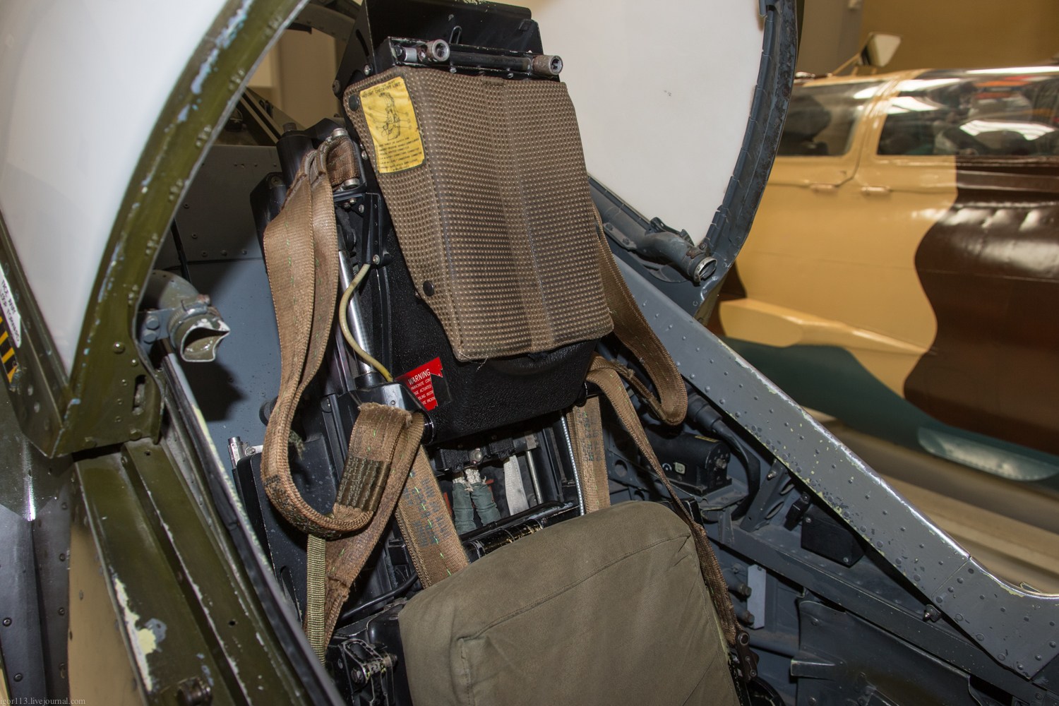 Museum in Pensacola: McDonnell Douglas AV-8C Harrier attack aircraft and its cockpit. - Airplane, Harrier, Museum, Longpost