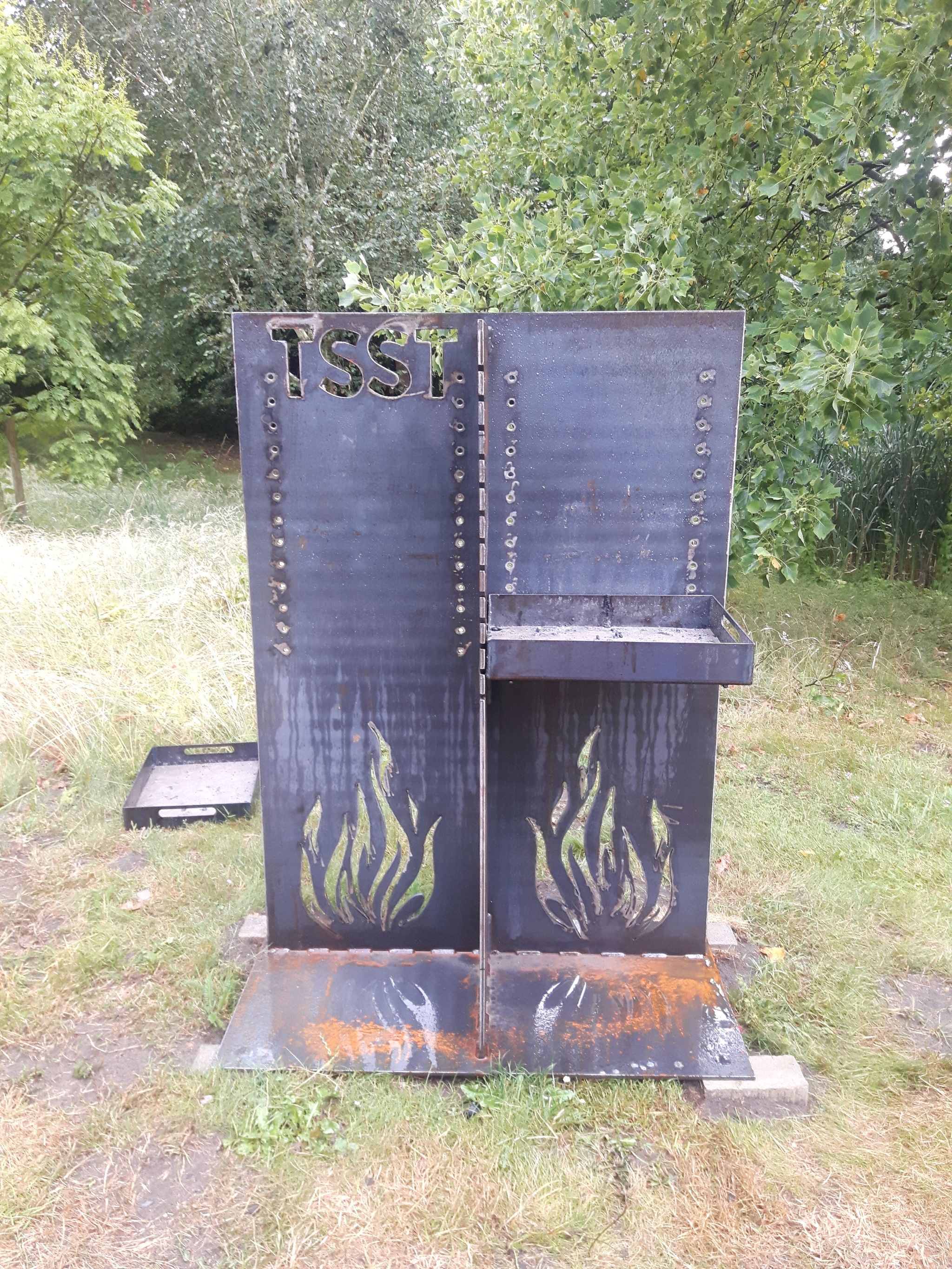 Grill-barbecue from a sheet of dozens in the courtyard of a technical school in Germany. - My, Metal, Brazier, Longpost, Germany