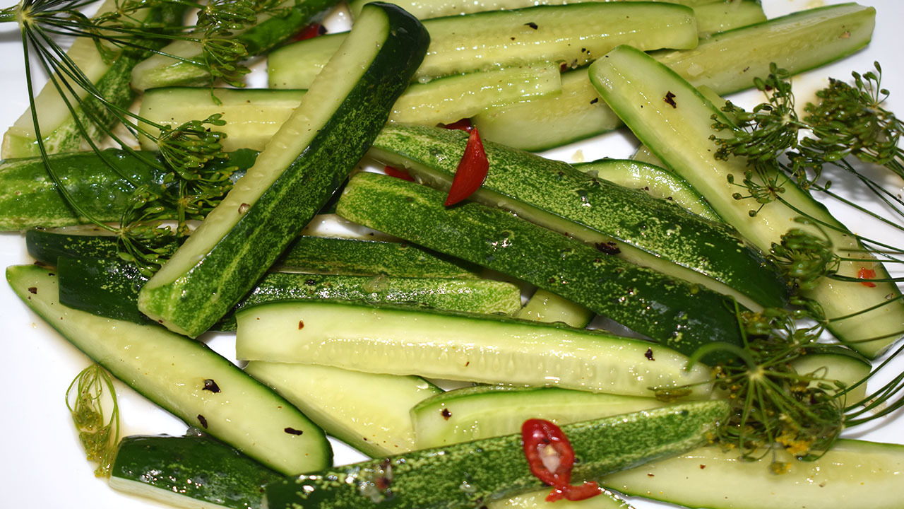 Lightly salted cucumbers (quick snack) - My, , Video, Video recipe, Longpost, Food, Recipe, Cooking, Lightly salted cucumbers