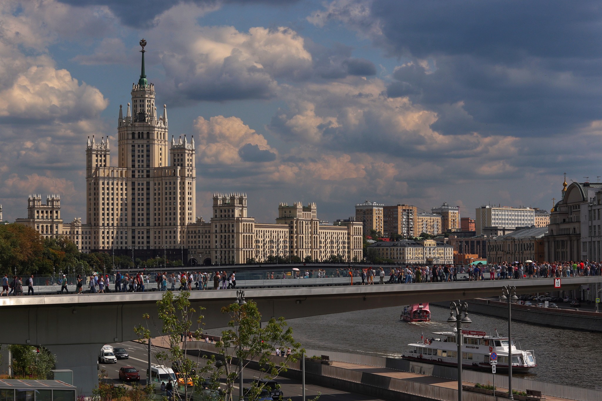 Московская высотка и немного Красной площади. | Пикабу