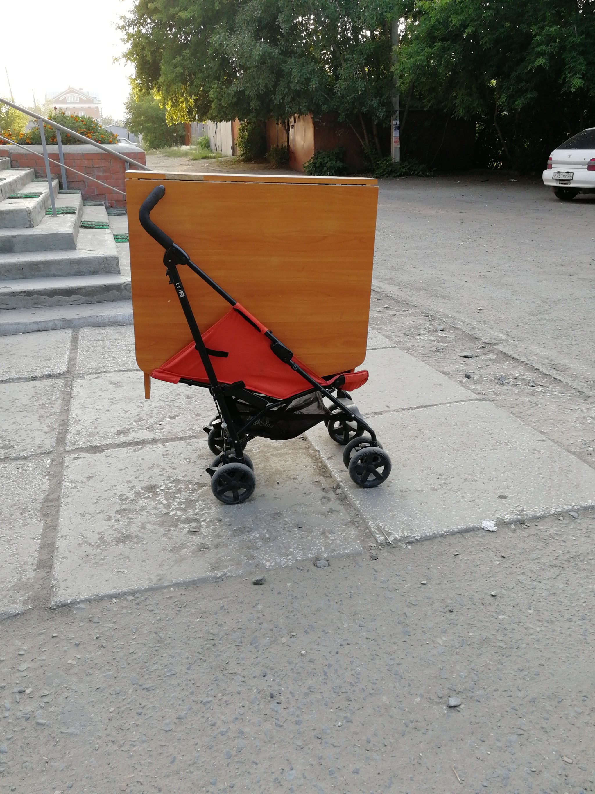 Cargo transportation. - My, Omsk, Table, Resourcefulness, Genius, Stroller