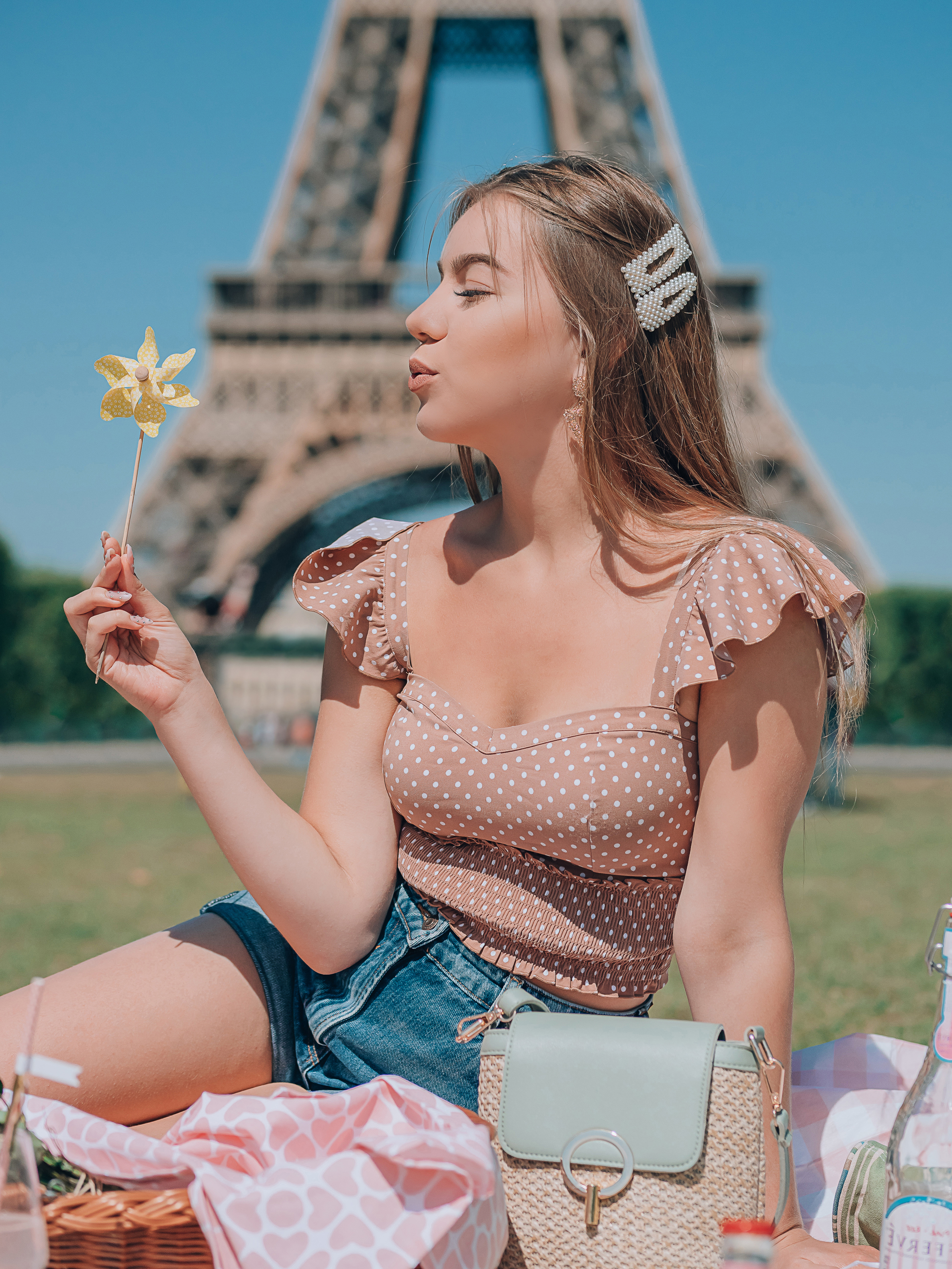 This romantic Paris. - My, Beginning photographer, Paris, Girls, Eiffel Tower, The photo, Romance, Longpost