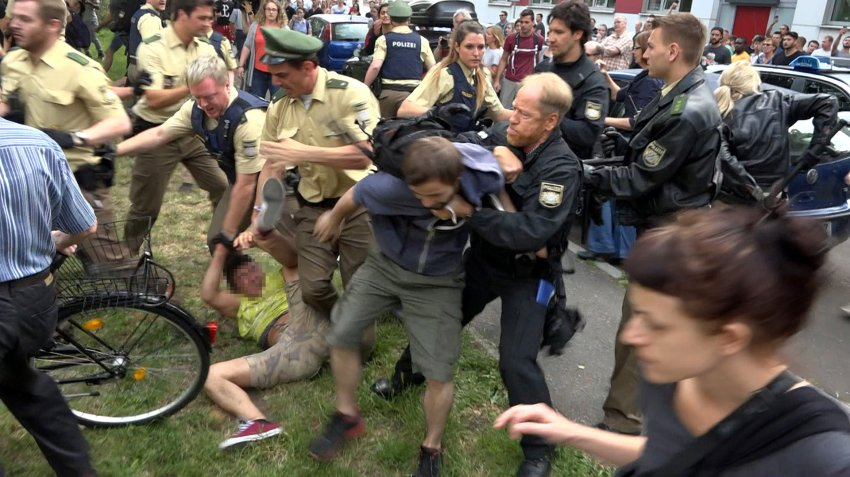 Законодательство о митингах Германии - Моё, Германия, Митинг, Законодательство, Видео, Длиннопост