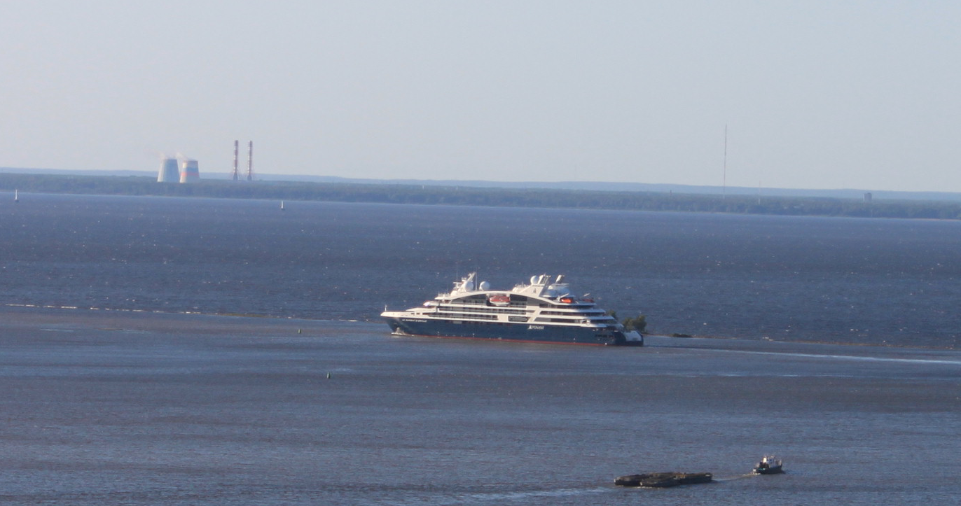 Whose yacht? - My, Interesting to know, Yacht, The Gulf of Finland, Saint Petersburg