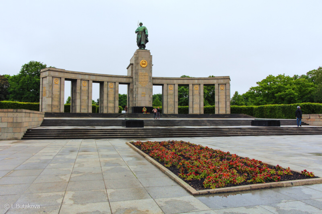 Monument to the Soviet Soldier, Berlin - My, Monument, Lego, Soviet, The soldiers